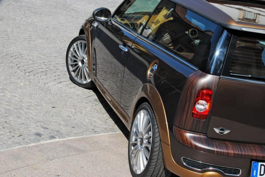  Mini Cooper Clubman Chateau 2009 года  (фото 8 из 16)